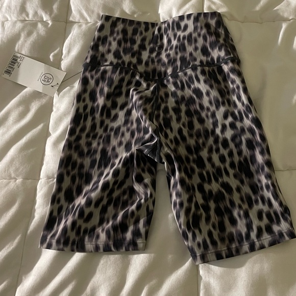 Sage Pattern biker shorts size XS - Picture 2 of 4